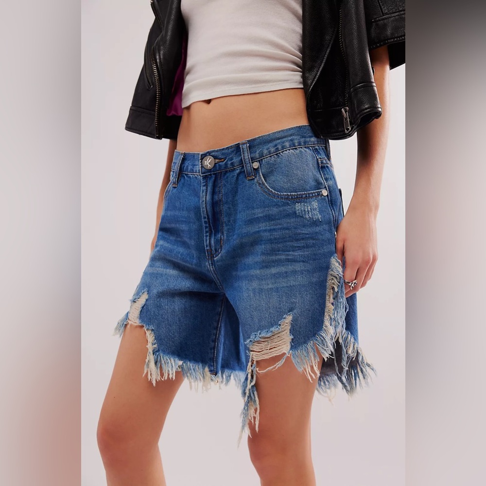FREE PEOPLE x OneTeaspoon Frankies Cutoff Shorts in Dakota size‎ 24